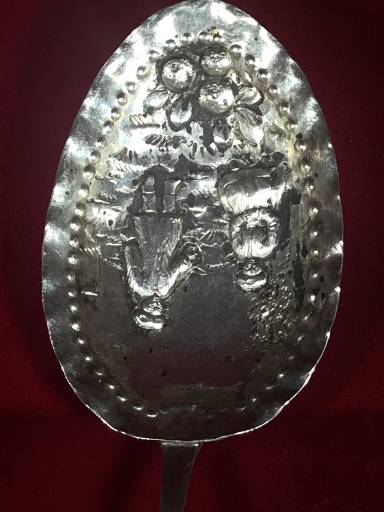 ANTIQUE DUTCH SILVER REPOUSSE ROOSTER HANDLE 5.25''