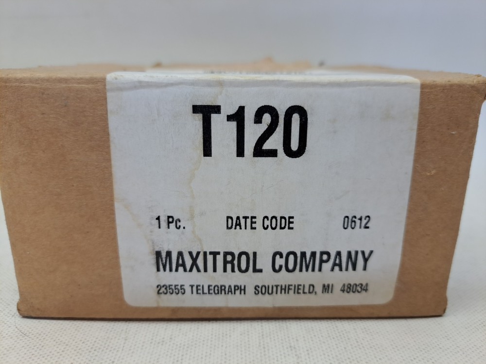 MAXITROL  T 120 wall-mounted Selectrastat  NEW, open box