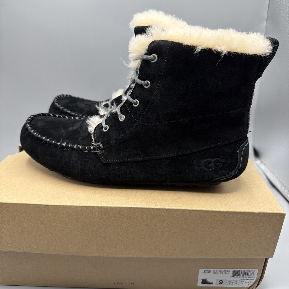 Ugg Chickaree Black Suede Boots Moccasin Size 9 Lined Shearling