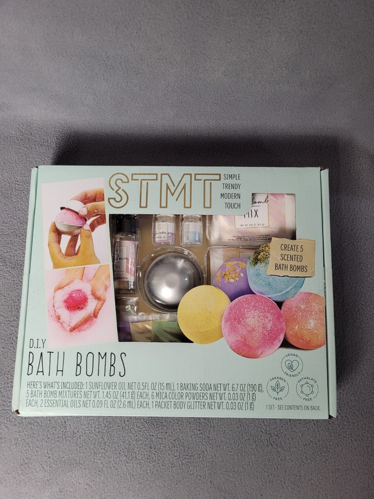 DIY Bath Bombs Kit STMT Create Scented Bath Bombs DAMAGED BOX