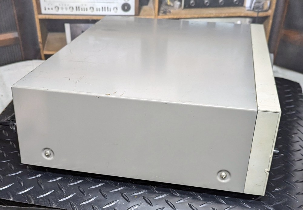 Panasonic SV-3700 professional digital audio tape deck