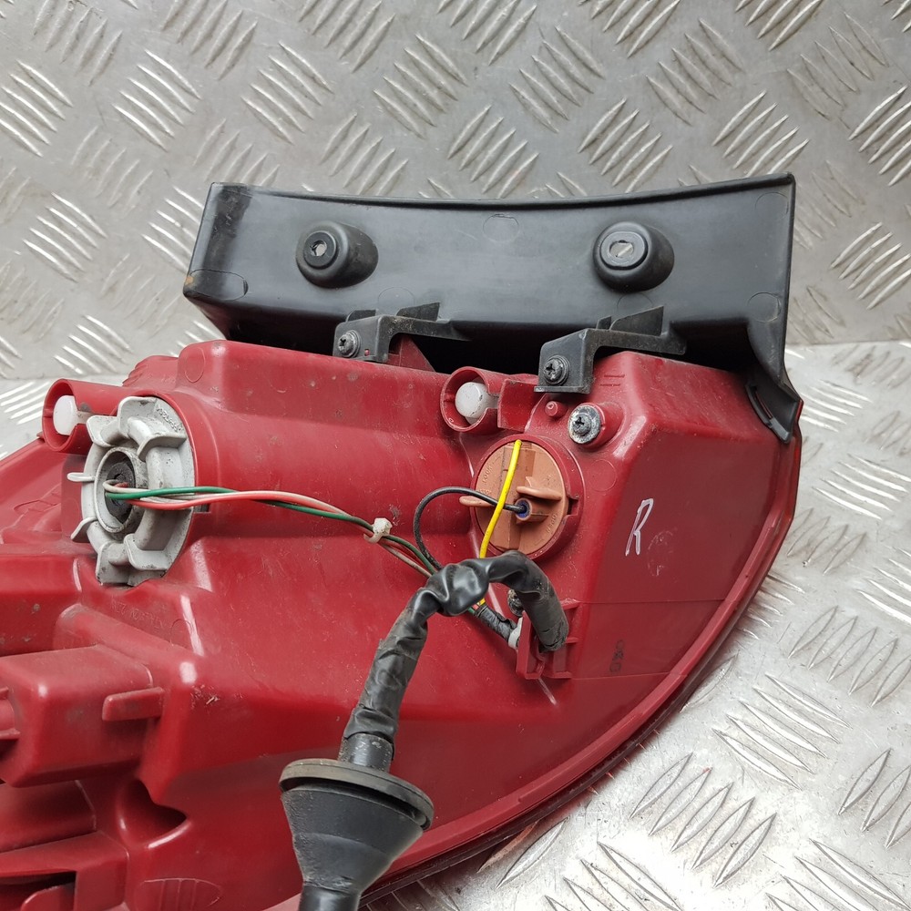 2012 KIA CEED MK2 HATCHBACK TAIL LIGHT REAR RIGHT DRIVER SIDE 92402-A20