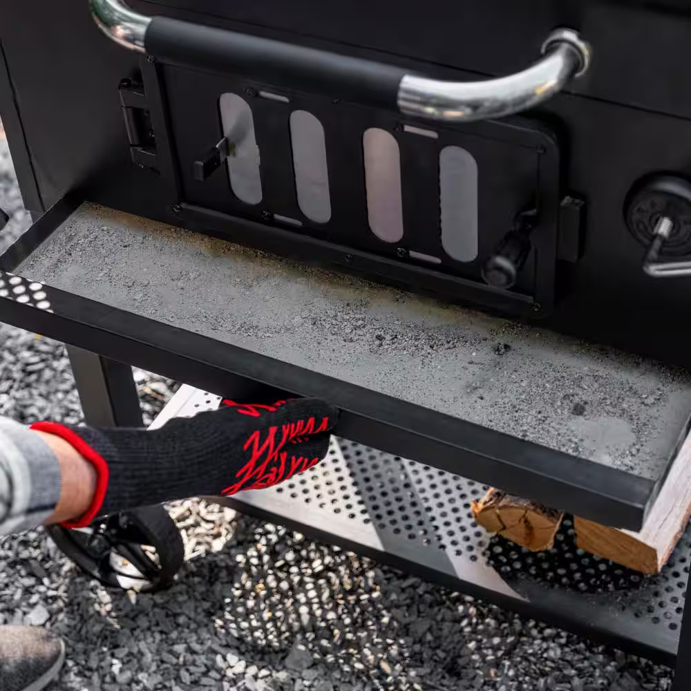 Classic Charcoal Grill in Black