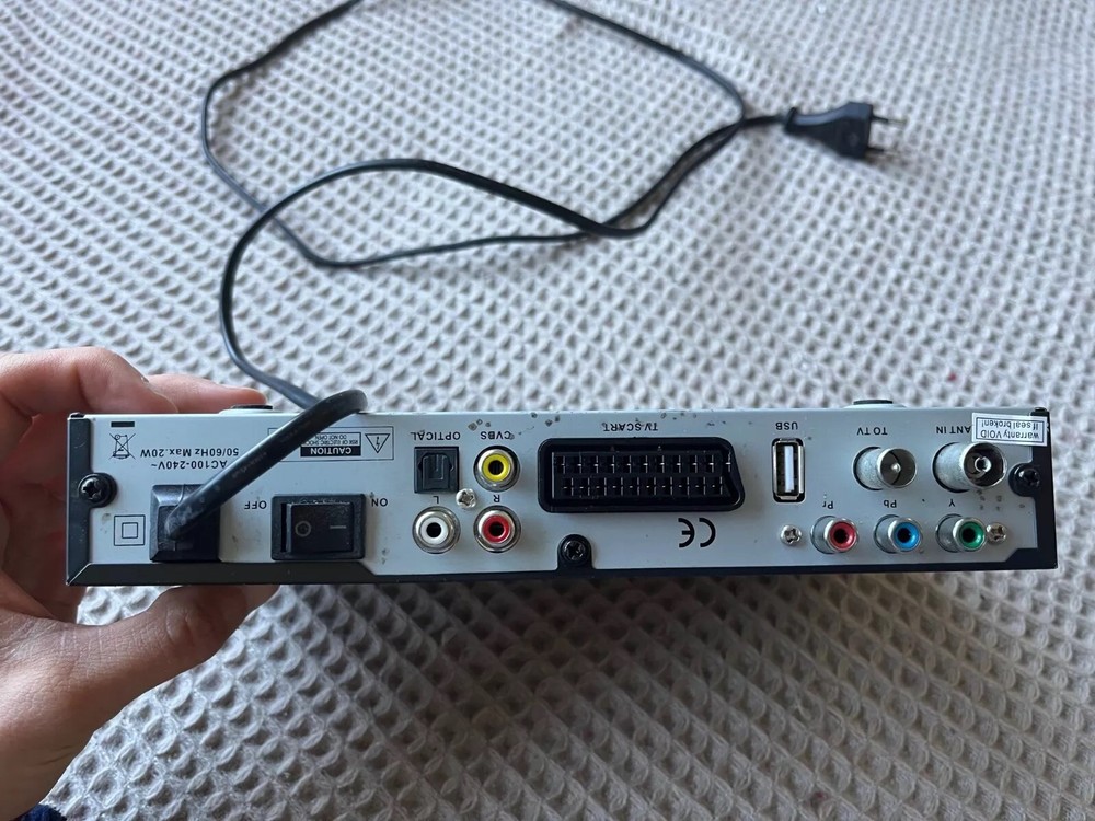 Digital Terrestrial Receiver R-101 D-BOX HI-Speed USB Tested working
