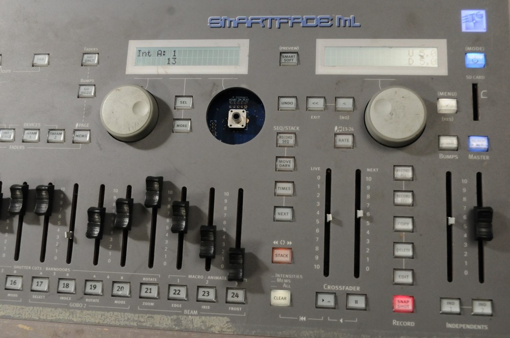 ETC SmartFade ML 24/48 Lighting Control Console Powers on - FOR PARTS