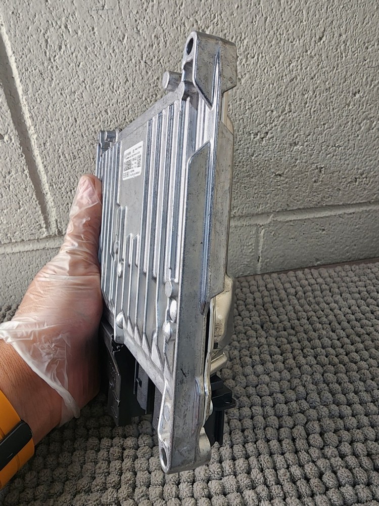 21-24 Porsche Macan Low Voltage Power Distribution Control Module 85E 907 808 D