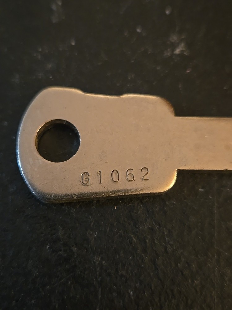 GREENWALD SENTINEL KEY CODED G1062 (3D5)