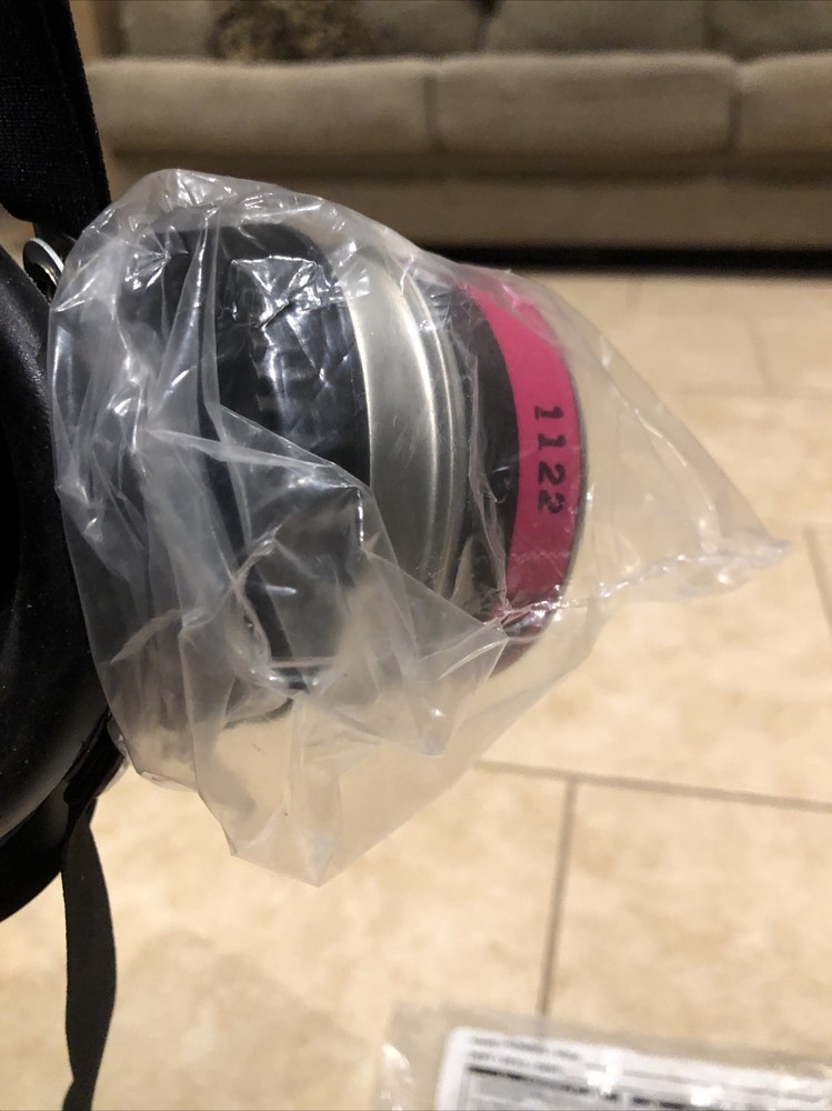 MSA Silicone Comfo Classic Respirator, Size Medium Half Mask 983358