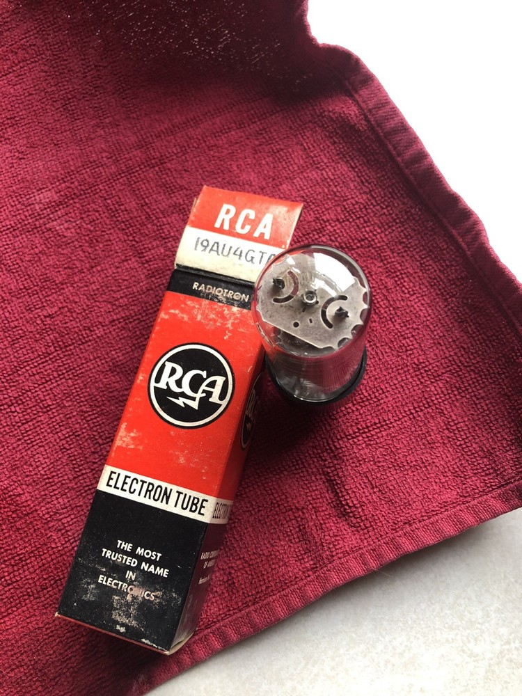 RCA 19AU4 TUBE