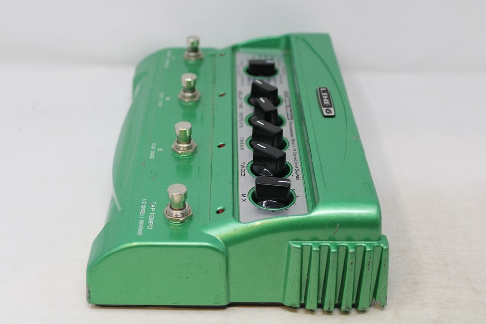 Line 6 DL4 Digital Delay Modeler Looper Guitar Multi Effect Pedal Unit Only
