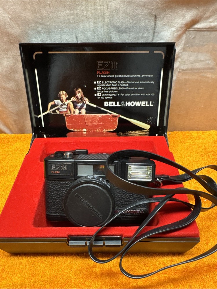 U• Vintage Bell & Howell EZ 35 Flash Automatic 35 mm Camera