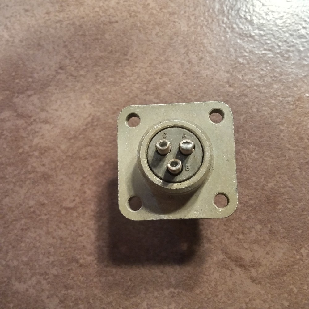Amphenol CA3102R10SL-3S Connector