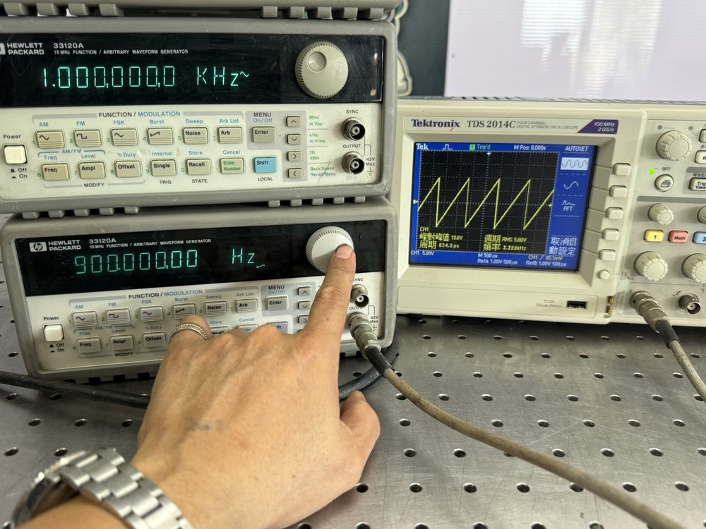HP 33120A 15MHz Function Arbitrary Waveform Generator Tested Output Qty 5