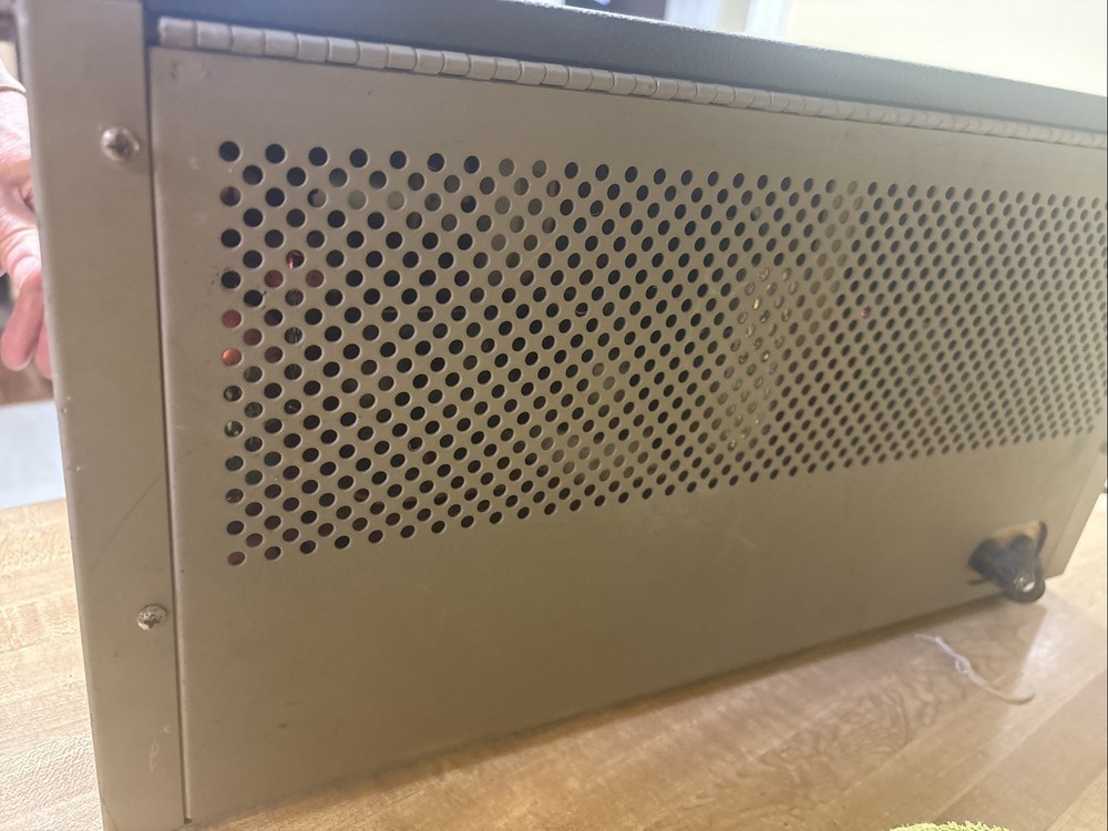 B&K 1968 Precision Model 1077B Television Analyst Powers On!