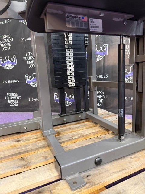 Nautilus 2ST V Bicep Curl – Immaculate