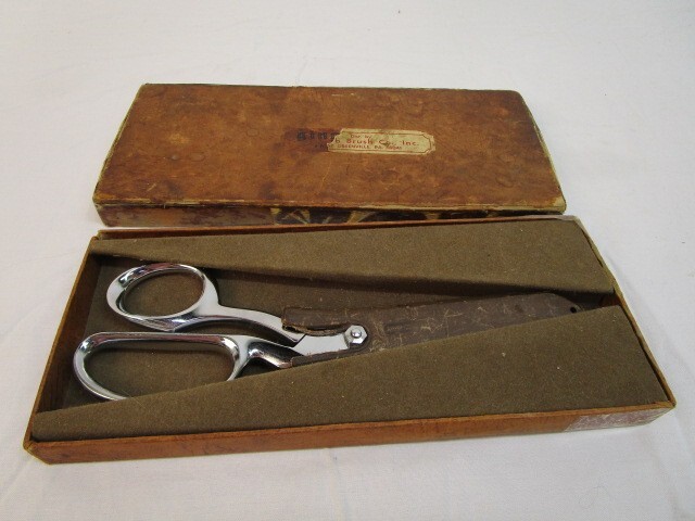 Gingher 8 inch Tailor Scissors with Knife Edge - 01-005288