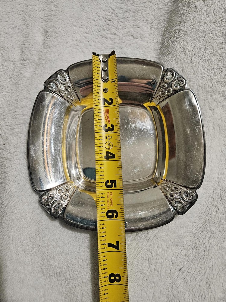 'Nut Bowl' International Silver Co., great condition, 6x6 in