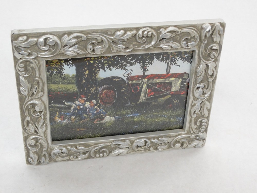 Silver Leaf & Scroll Design 5" x 7" Picture Frame
