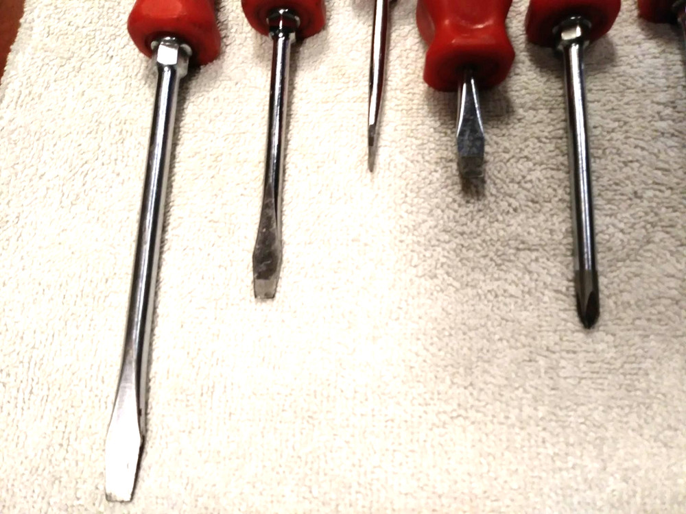 SNAP-ON HARD RED HANDLE COMBINATION 8 PC. SCREWDRIVER SET EXCELLENT CONDITION