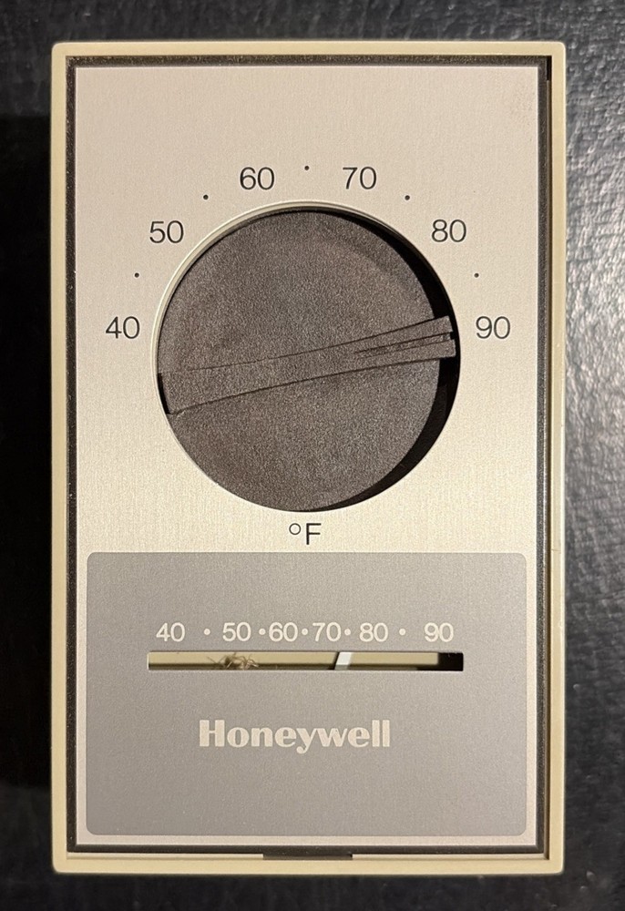 Honeywell T451A2007 Line Volt Thermostat 40-90F 4" x 2 3/4" NOS
