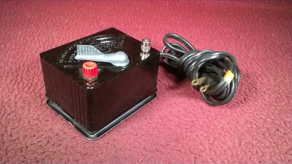 LIONEL POST WAR TRANSFORMER - TYPE 1016 - 35 WATTS