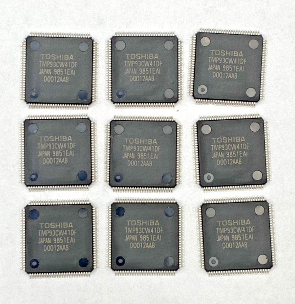 (9) TOSHIBA TMP93CW41DF JAPAN MICROCONTROLLER NEW