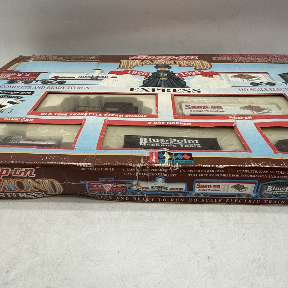 Snap-on Diamond Express HO Scale Electric Train Set
