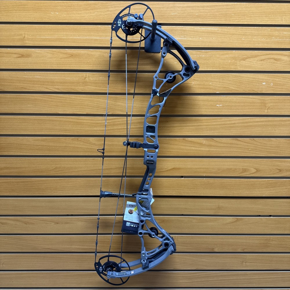 Item 3855 - Bowtech Archery Compound Bow - Core SR - RH - Charcoal - #70