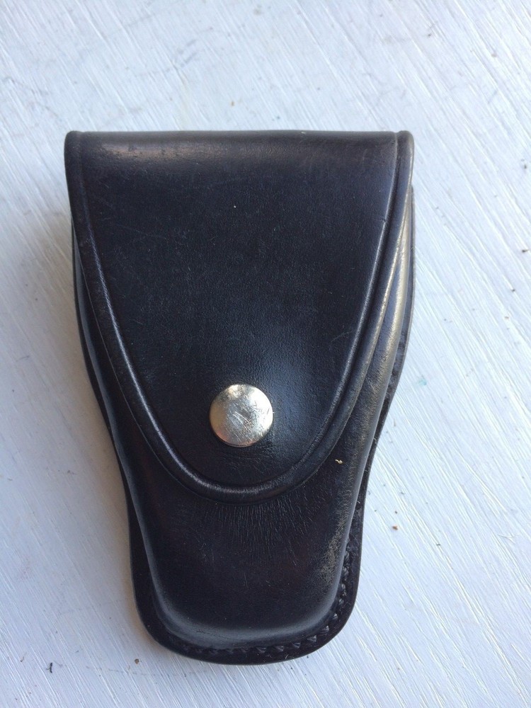 Don Hume duty handcuff pouch