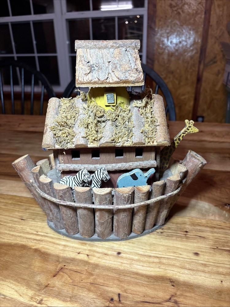 NOAHS ARK BIRDHOUSE