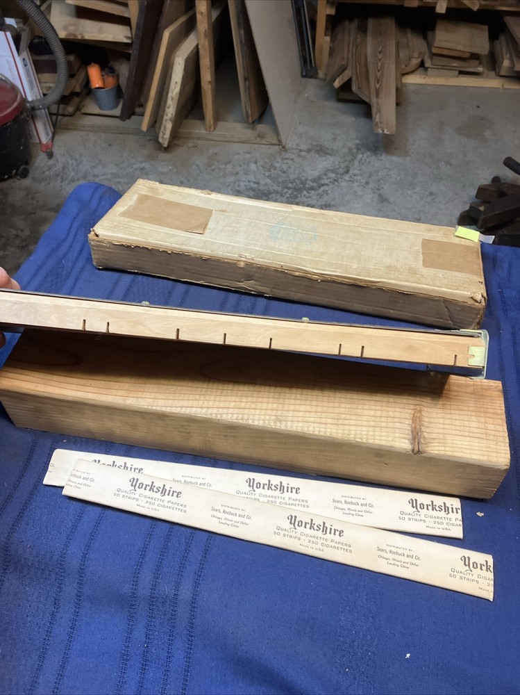 V Master Cigarette Maker, Roller