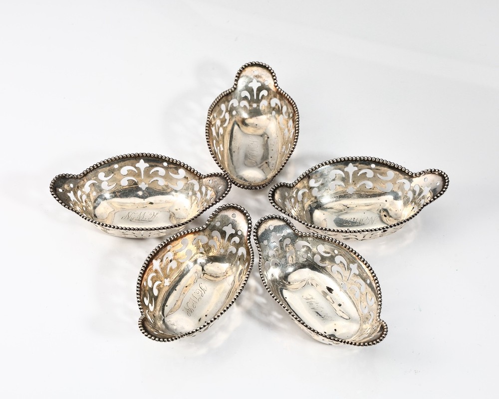 Vintage Five Gorham Sterling Silver Nut Dishes