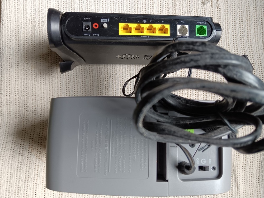 BELKIN 12 VOLT BATTERY BACK UP