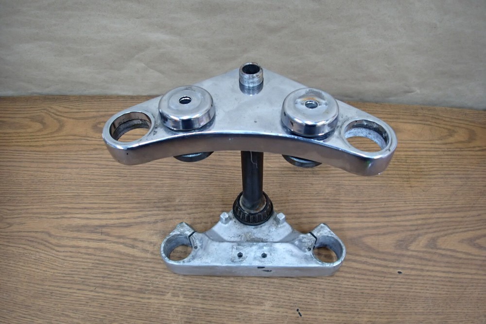 SUZUKI SAVAGE LS650 TRIPLE TREE STEERING STEM