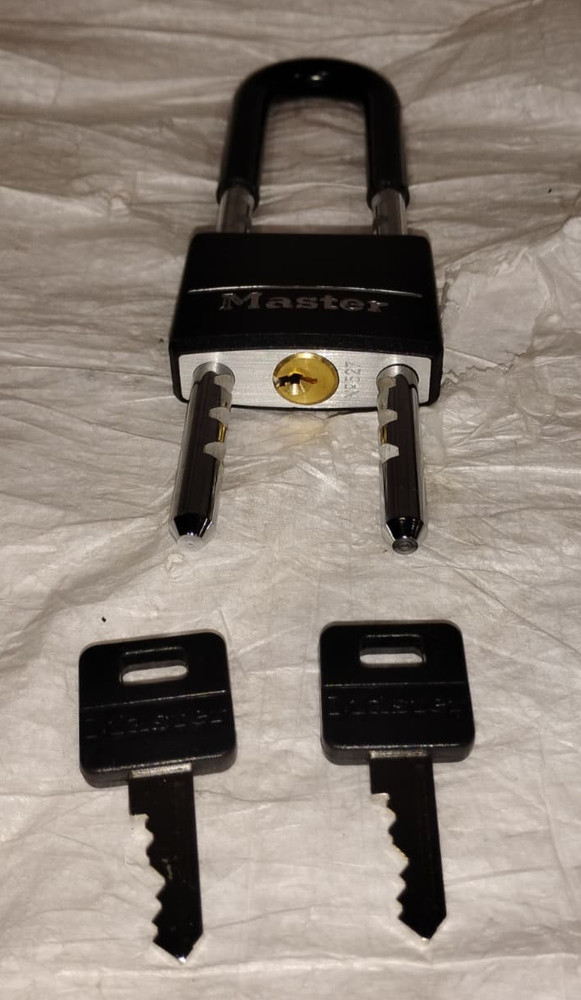 Master Lock 527D Adjustable Shackle Padlock Adjustable 2-3/8" to 5-15/16"