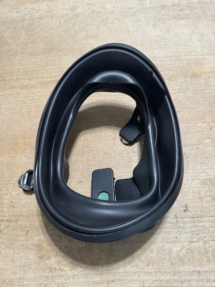 Scott AV3000 HT SCBA Firefighter Mask 5 Pull Replacement Face Seal Small Medium