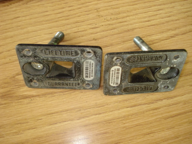 VINTAGE DESTRUCTO SKATEBOARD TRUCKS