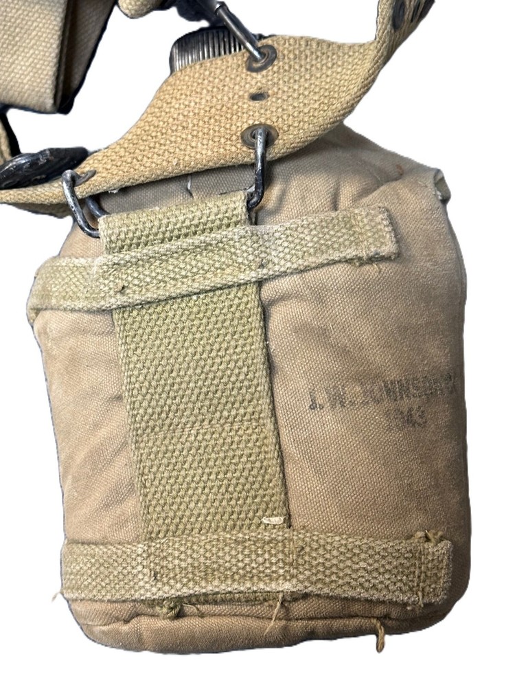 US GI WWII DATED FIELD COMBAT SET.