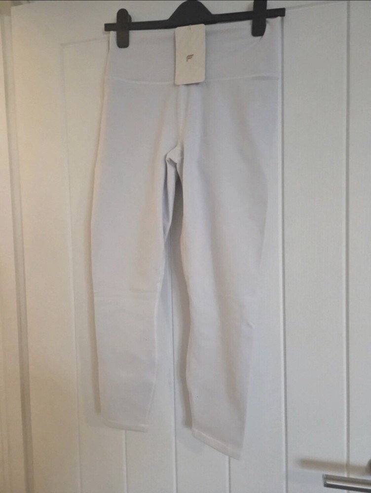 Fabletics White Leggings M/8 The DEFINE 7/8