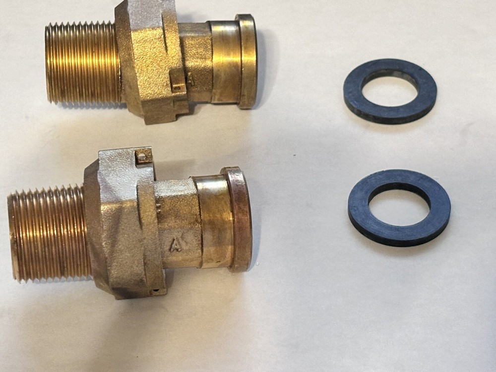 Jones Stephens Brass Water Meter Coupling 2pk