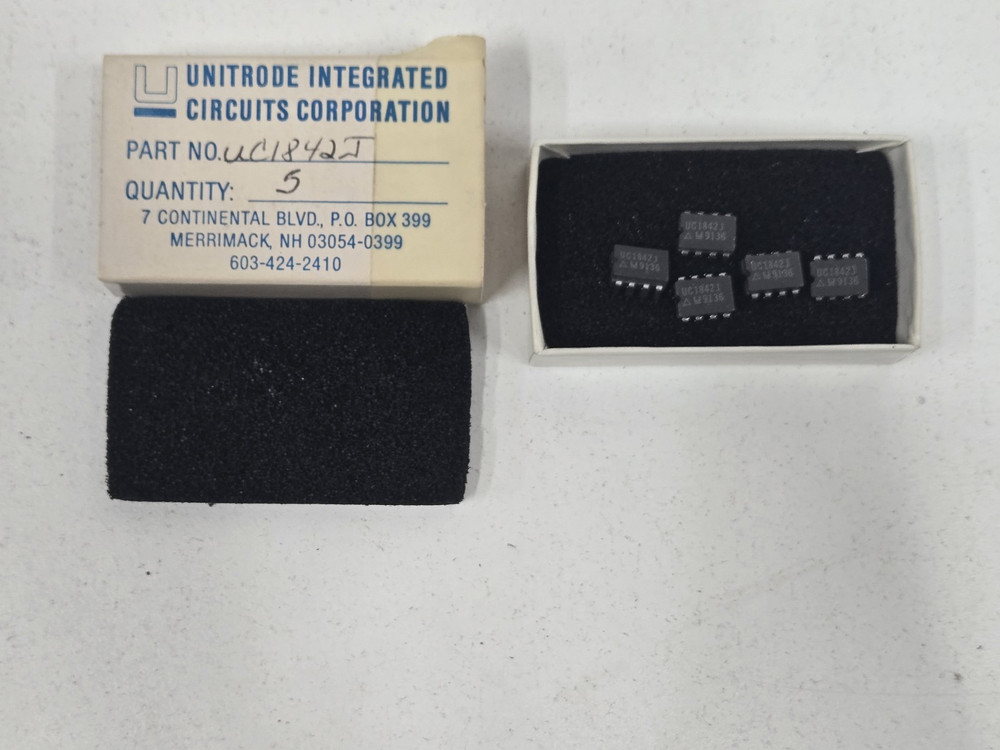 Lot of Unitrode Integrated Circuits Chips Controllers Circuits