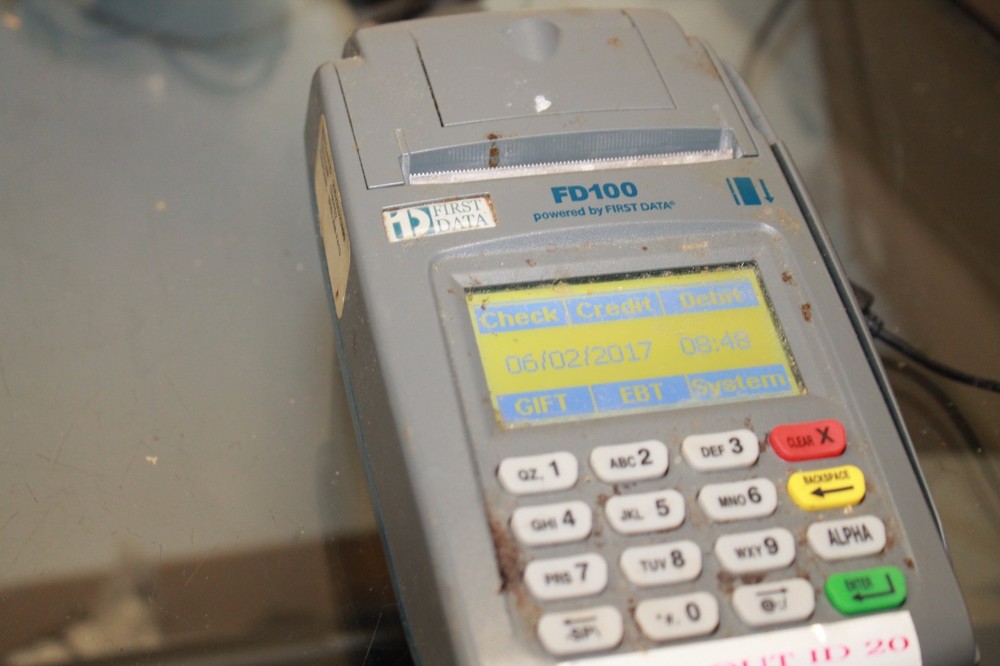 First Data | FD-100 Credit Debit Card Terminal
