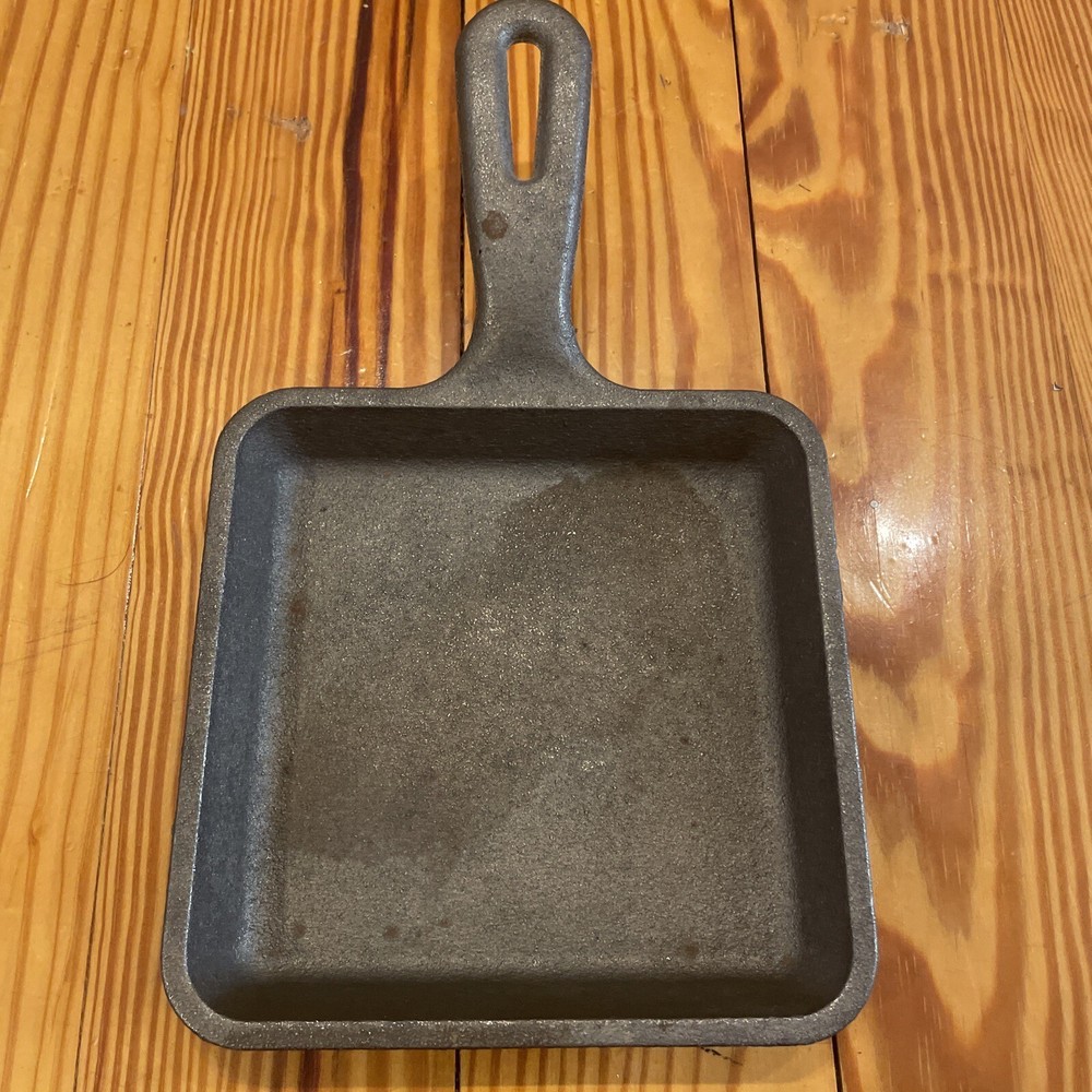 Lodge 5WS Square Cast Iron Skillet Nice! NEW