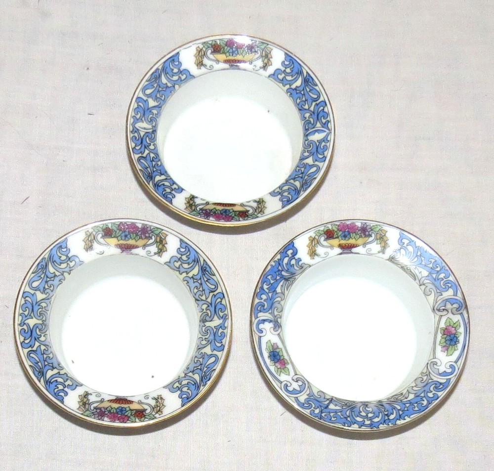 Royal Bayreuth Geneva pattern Three 3.7/8 inch Ramekins