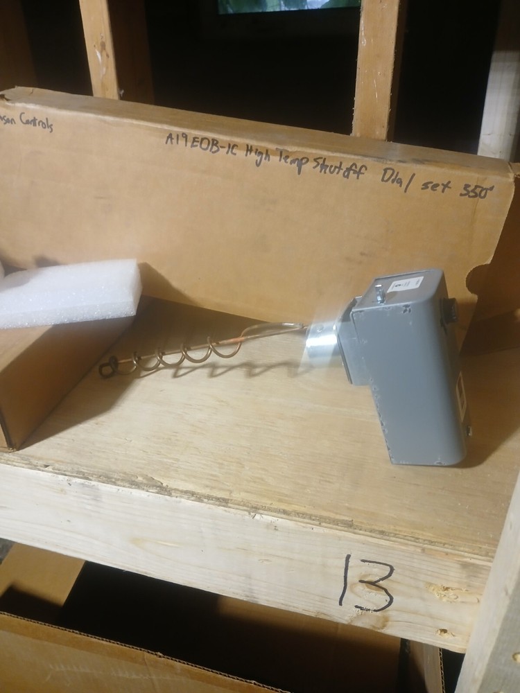 Johnson Controls A19EBC-1C SPST Compact Duct Temperature Controller A19EBC-1