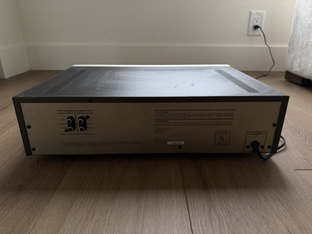 Harmon/Kardon CD 201. Ultrawideband Linear Phase Cassette. Powers On Clean