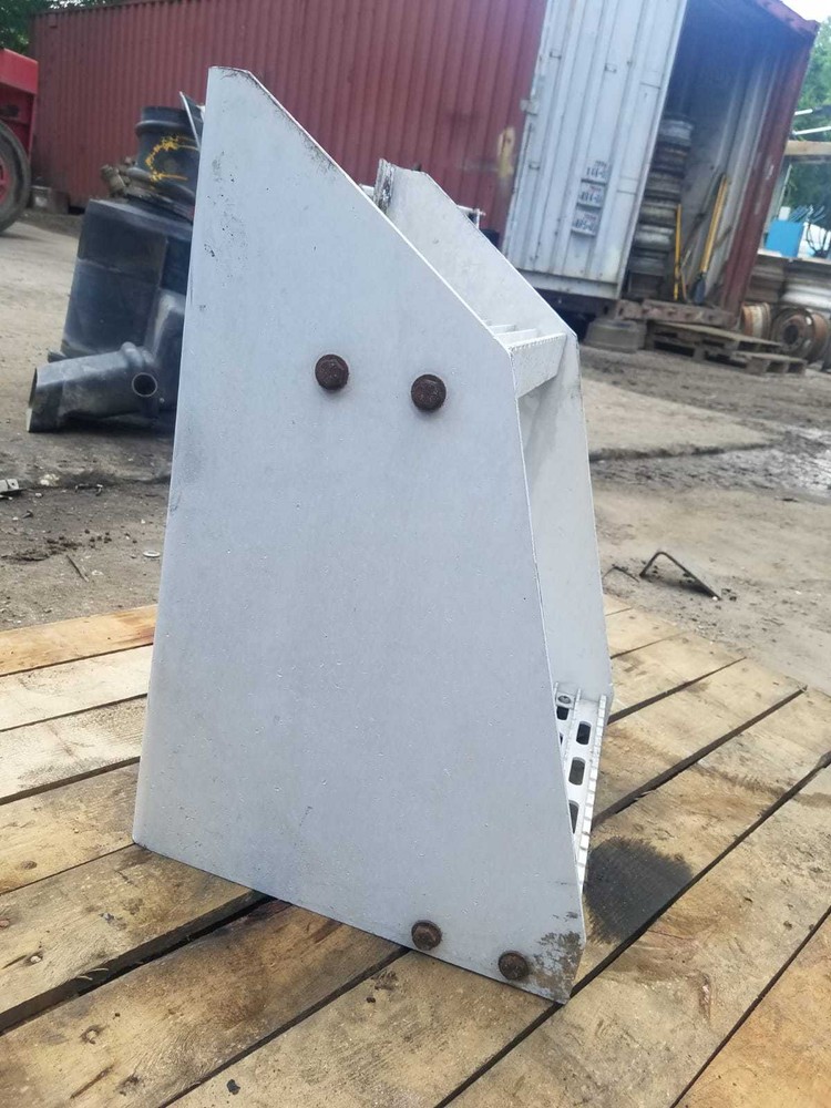 1998 INTERNATIONAL 9400 ALUMINUM STEP FRAME