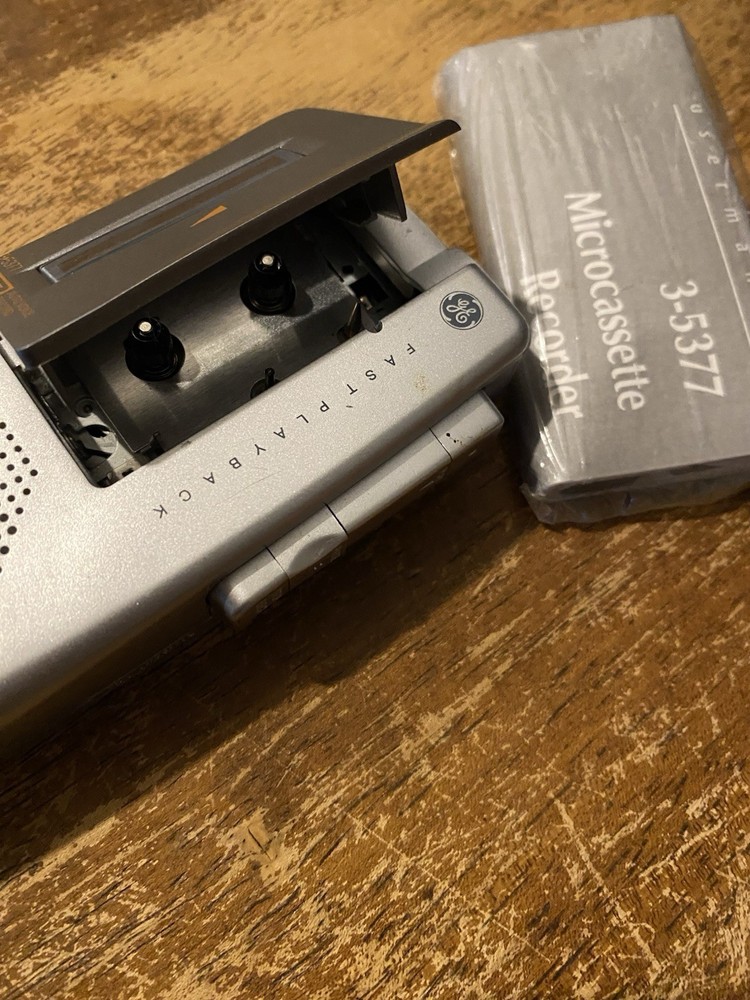 GE 3-5377 Micro Cassette Recorder