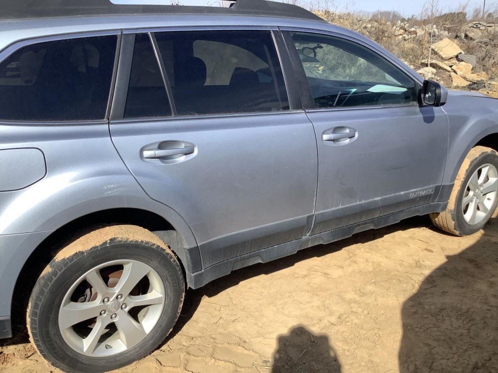LEGACY 2013 Glove Box 4968264