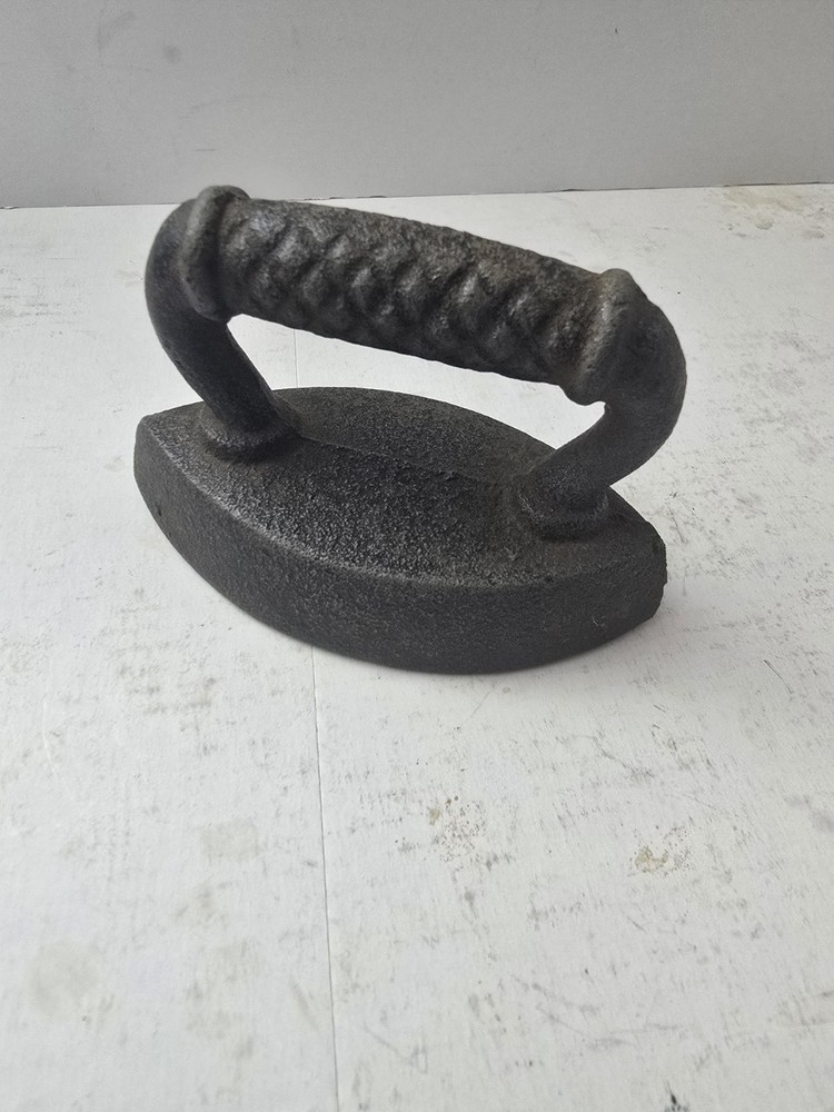 Antique Mini Sad Iron, 3.5"